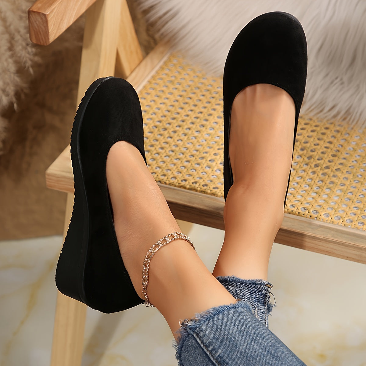 Orthéa™ – Comfort Wedge Shoes Designed to Alleviate Plantar Pain