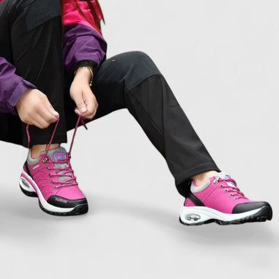 Leslie | Cozy Trainer Collection