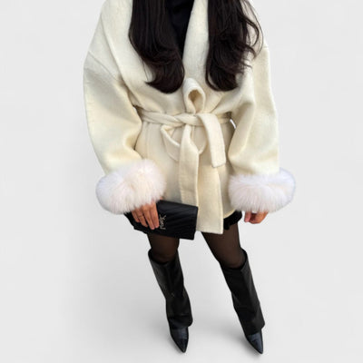Woolcat – Elegant coat with eco-friendly fur details