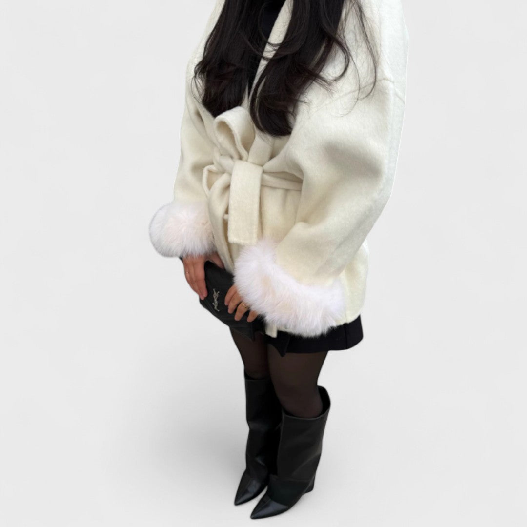 Woolcat – Elegant coat with eco-friendly fur details