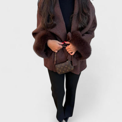 Woolcat – Elegant coat with eco-friendly fur details